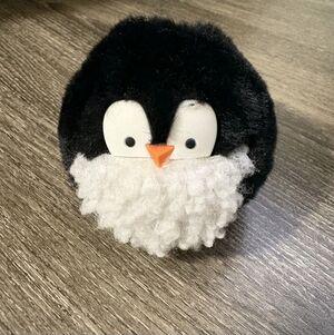 Fluffy Furry Penguin Pompom Xmas Winter Pocketbac Holder Clip